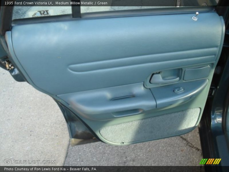Medium Willow Metallic / Green 1995 Ford Crown Victoria LX