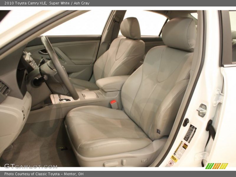 Super White / Ash Gray 2010 Toyota Camry XLE