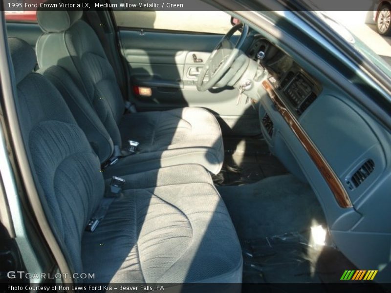 Medium Willow Metallic / Green 1995 Ford Crown Victoria LX