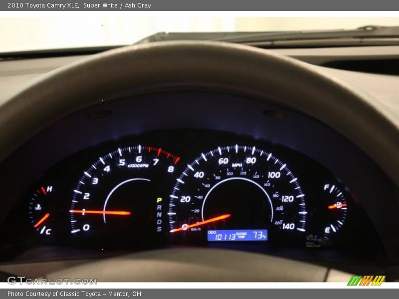 Super White / Ash Gray 2010 Toyota Camry XLE
