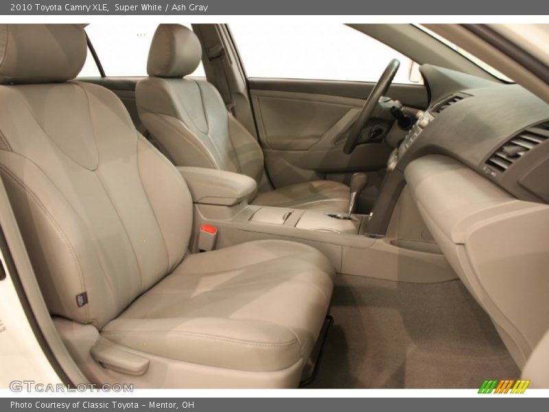 Super White / Ash Gray 2010 Toyota Camry XLE