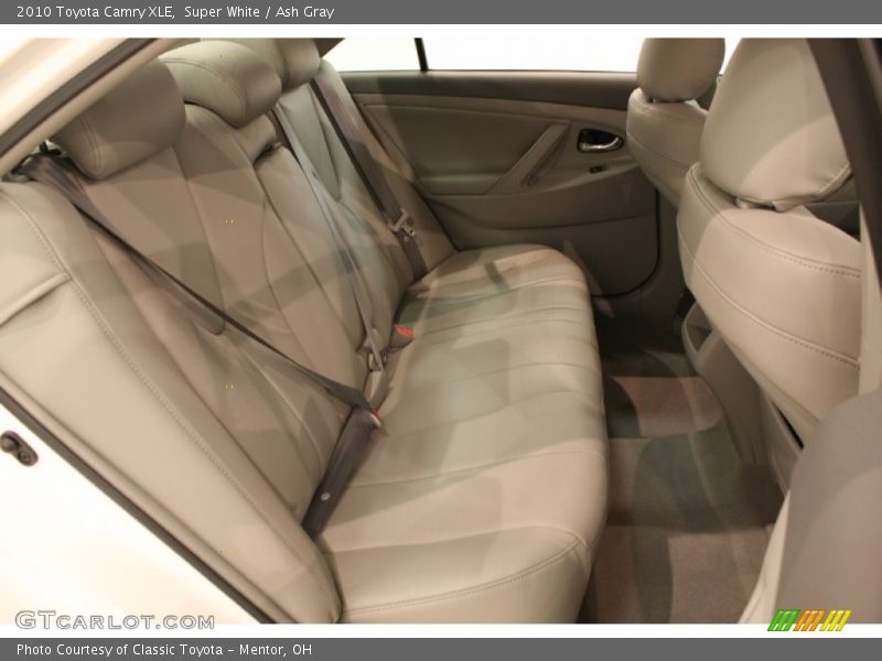 Super White / Ash Gray 2010 Toyota Camry XLE