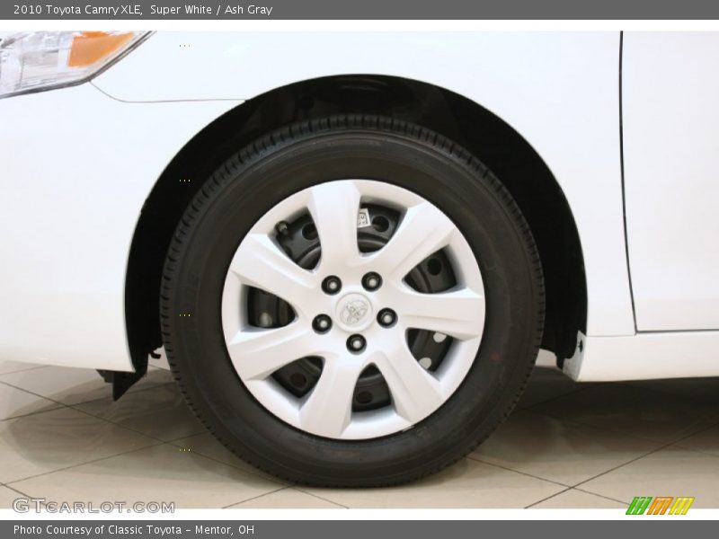 Super White / Ash Gray 2010 Toyota Camry XLE