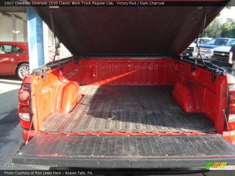 Victory Red / Dark Charcoal 2007 Chevrolet Silverado 1500 Classic Work Truck Regular Cab