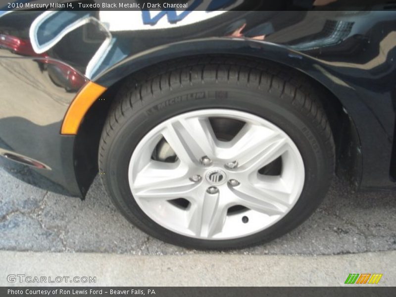 Tuxedo Black Metallic / Dark Charcoal 2010 Mercury Milan I4