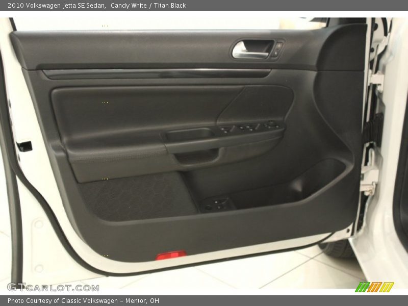 Candy White / Titan Black 2010 Volkswagen Jetta SE Sedan