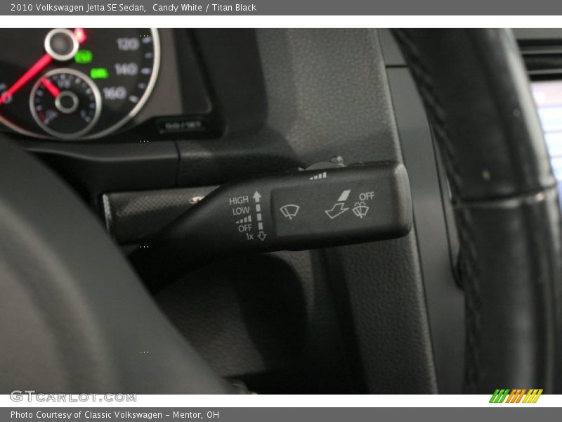 Candy White / Titan Black 2010 Volkswagen Jetta SE Sedan