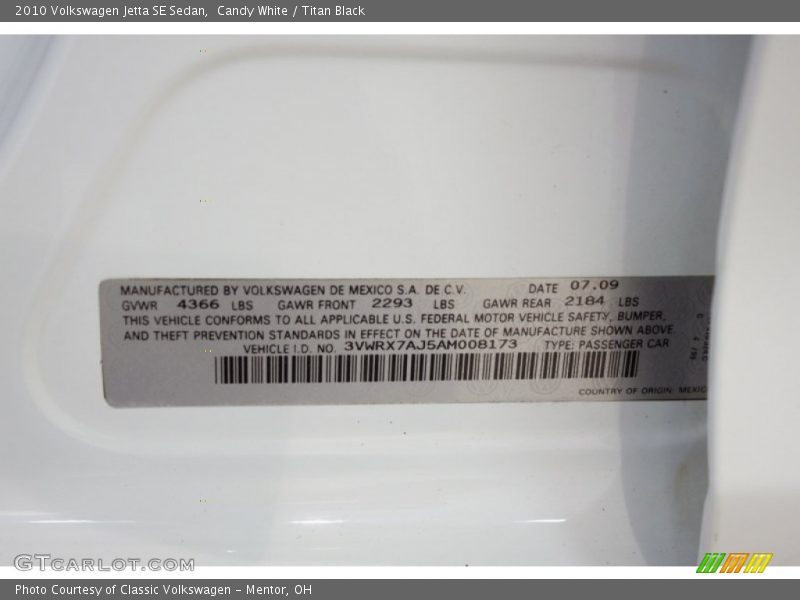 Candy White / Titan Black 2010 Volkswagen Jetta SE Sedan