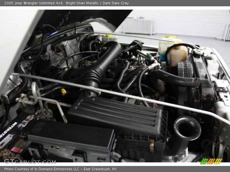 Bright Silver Metallic / Dark Slate Gray 2005 Jeep Wrangler Unlimited 4x4