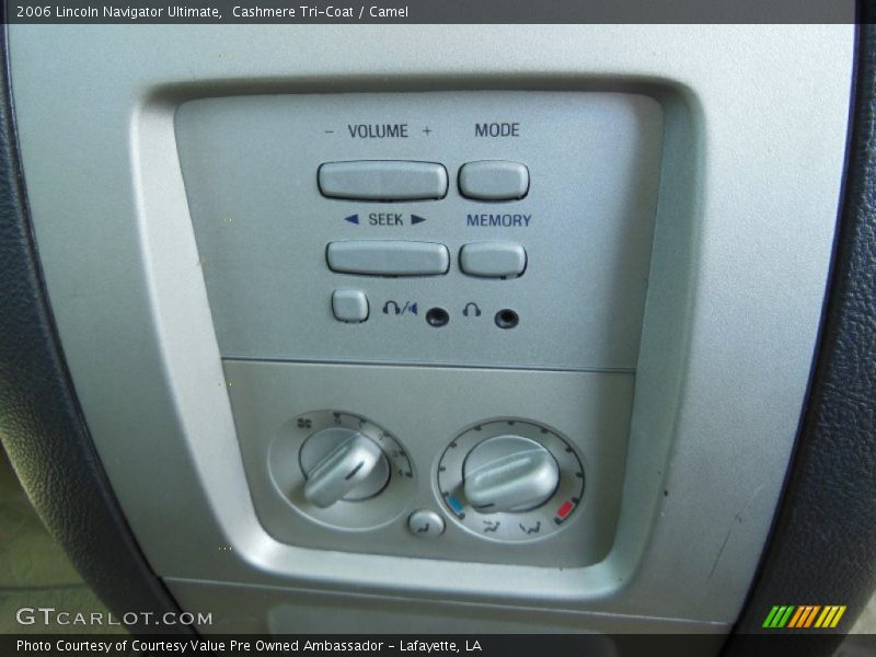 Cashmere Tri-Coat / Camel 2006 Lincoln Navigator Ultimate