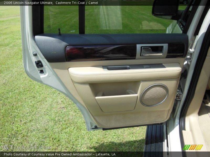 Cashmere Tri-Coat / Camel 2006 Lincoln Navigator Ultimate