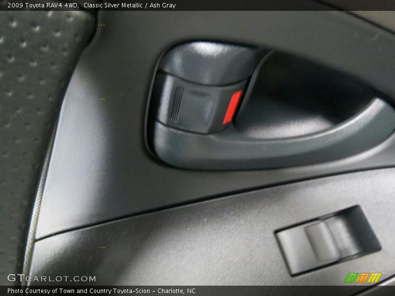 Classic Silver Metallic / Ash Gray 2009 Toyota RAV4 4WD