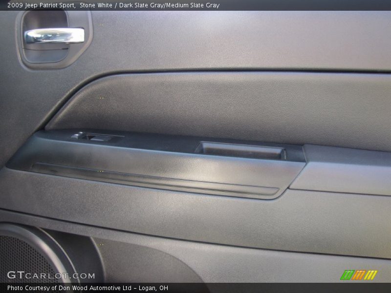 Stone White / Dark Slate Gray/Medium Slate Gray 2009 Jeep Patriot Sport