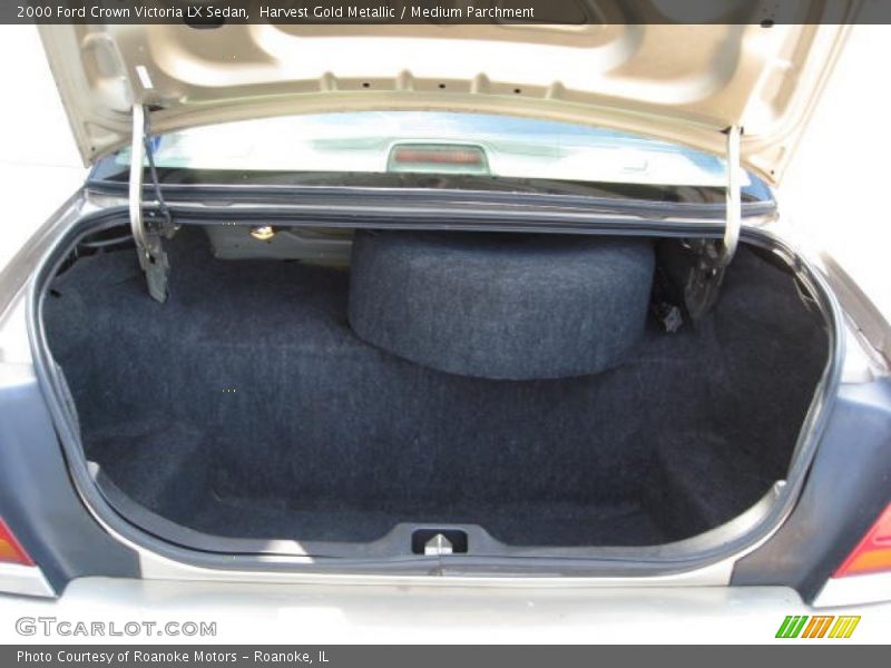 Harvest Gold Metallic / Medium Parchment 2000 Ford Crown Victoria LX Sedan
