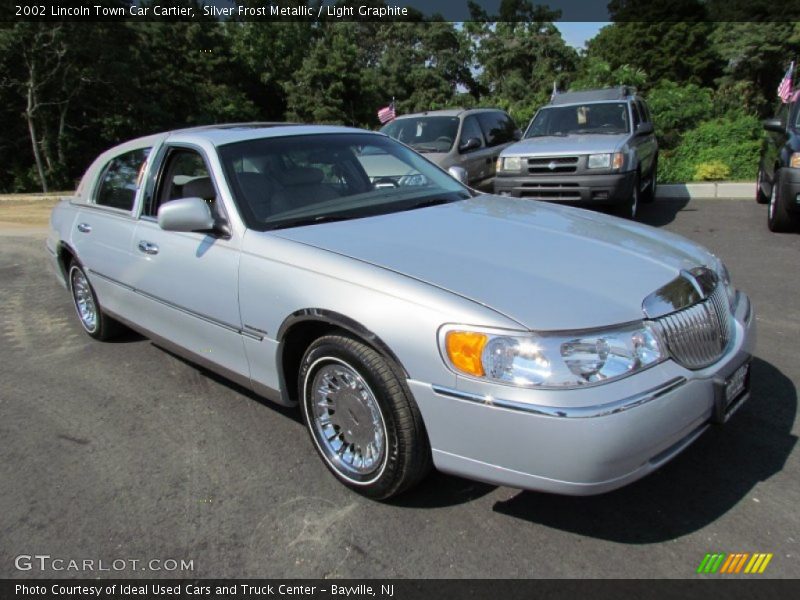 Front 3/4 View of 2002 Town Car Cartier