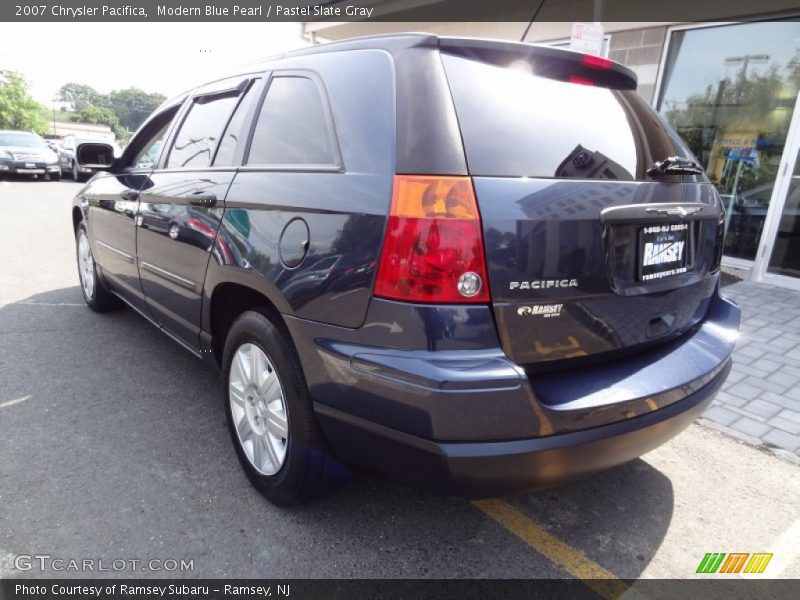 Modern Blue Pearl / Pastel Slate Gray 2007 Chrysler Pacifica