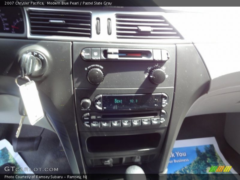 Modern Blue Pearl / Pastel Slate Gray 2007 Chrysler Pacifica