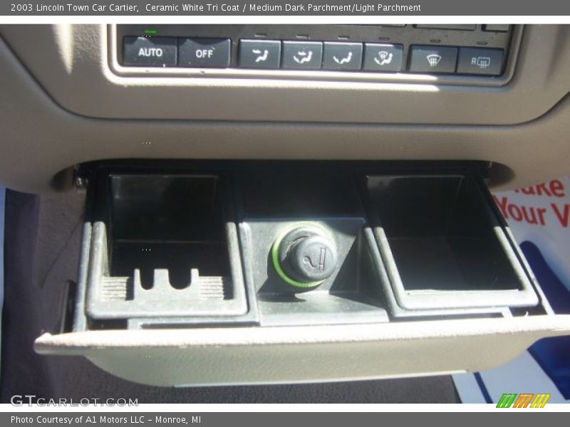 Ceramic White Tri Coat / Medium Dark Parchment/Light Parchment 2003 Lincoln Town Car Cartier
