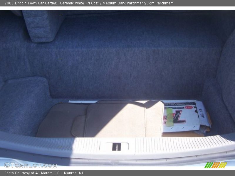 Ceramic White Tri Coat / Medium Dark Parchment/Light Parchment 2003 Lincoln Town Car Cartier