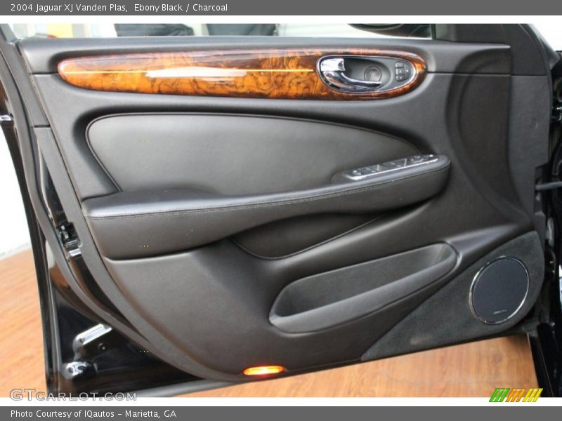 Door Panel of 2004 XJ Vanden Plas