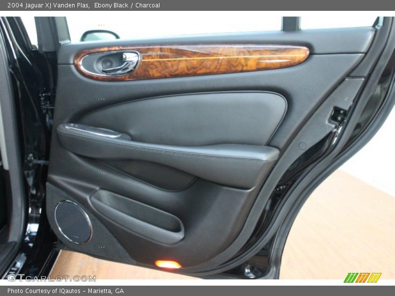 Door Panel of 2004 XJ Vanden Plas