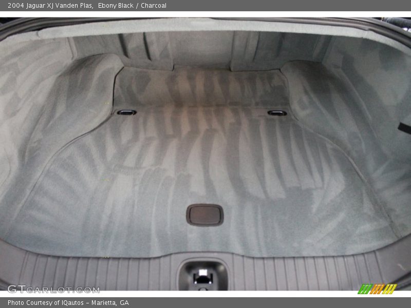  2004 XJ Vanden Plas Trunk