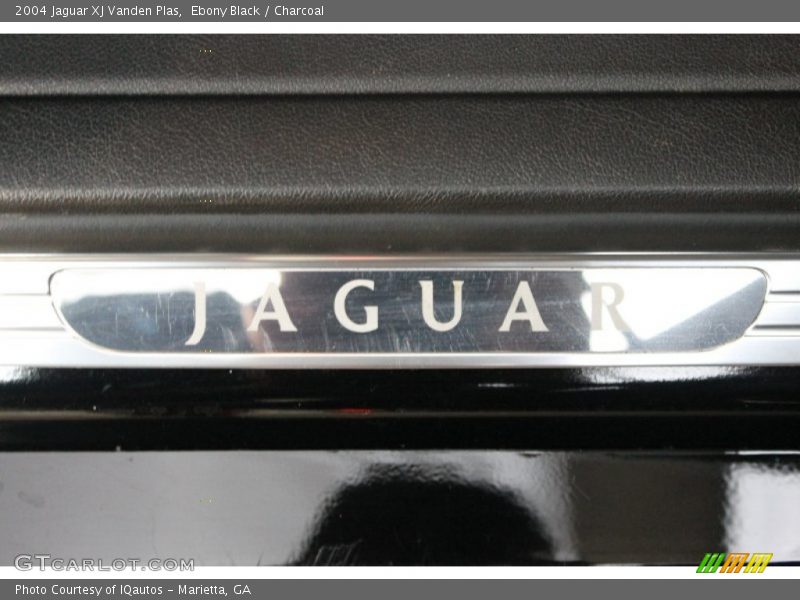  2004 XJ Vanden Plas Logo