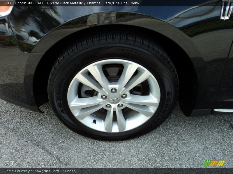 Tuxedo Black Metallic / Charcoal Black/Fine Line Ebony 2010 Lincoln MKS FWD