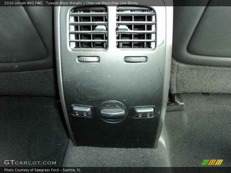 Tuxedo Black Metallic / Charcoal Black/Fine Line Ebony 2010 Lincoln MKS FWD
