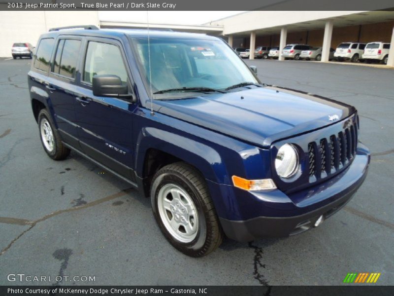 Front 3/4 View of 2013 Patriot Sport