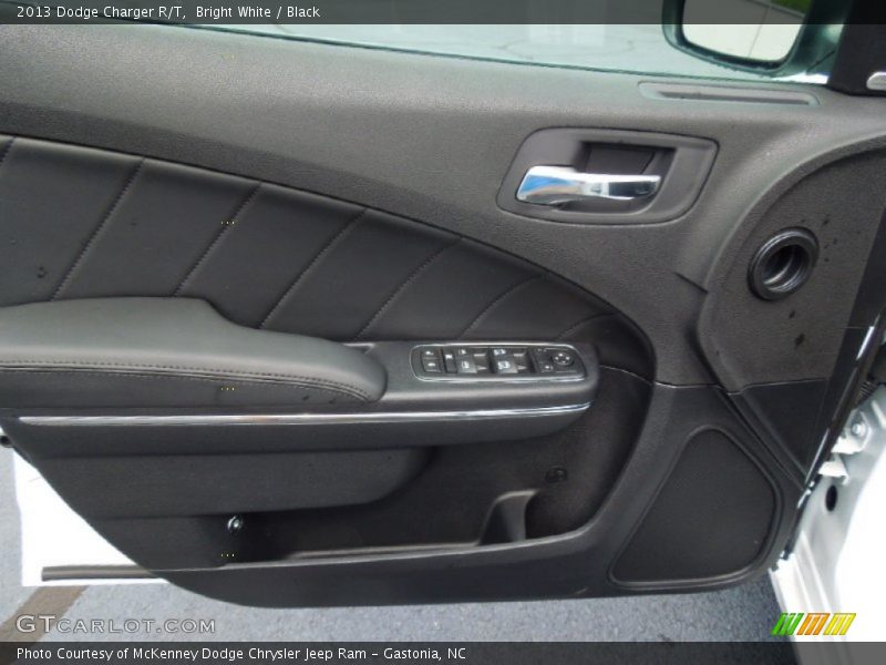 Bright White / Black 2013 Dodge Charger R/T