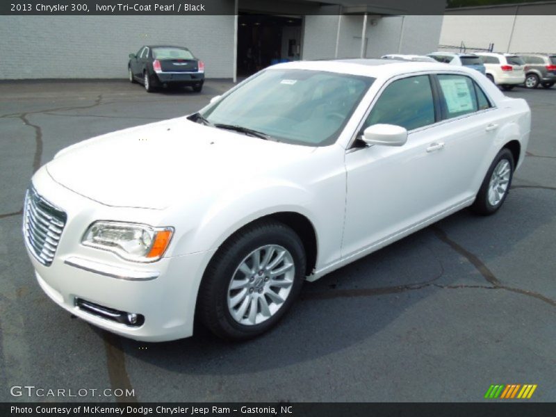 Front 3/4 View of 2013 300 