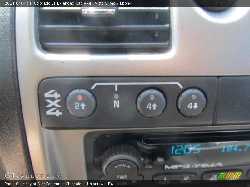 Controls of 2011 Colorado LT Extended Cab 4x4