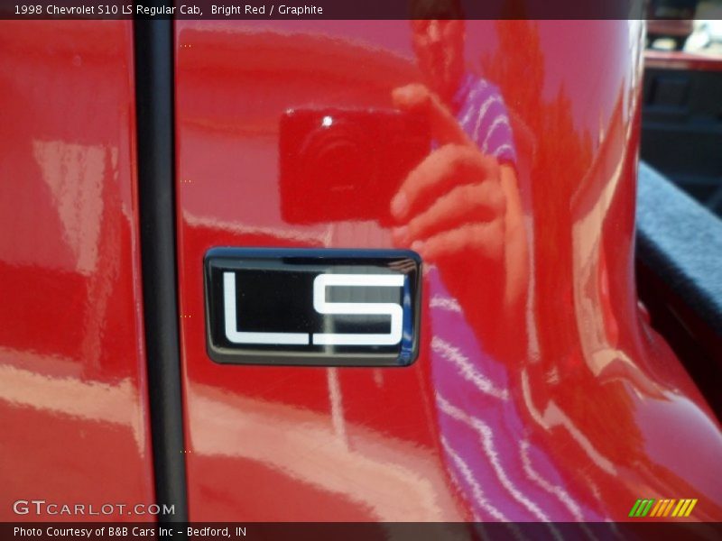 Bright Red / Graphite 1998 Chevrolet S10 LS Regular Cab