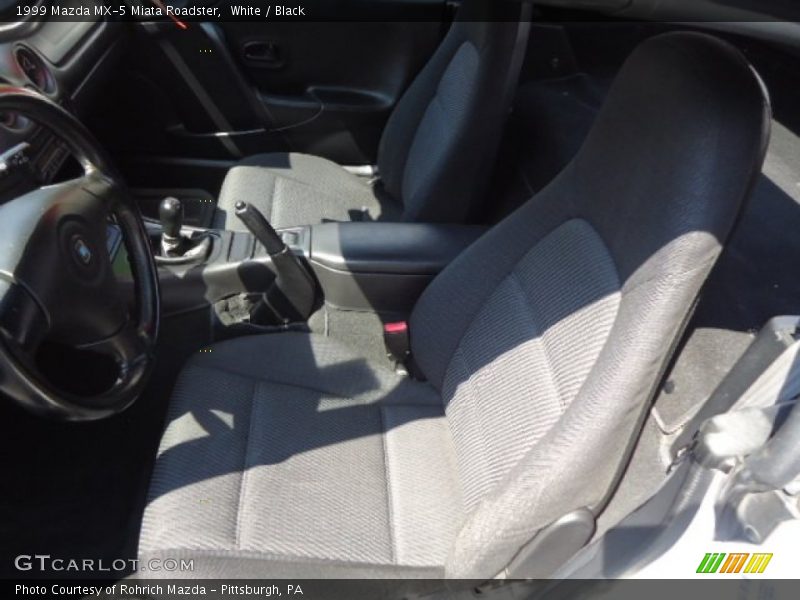 White / Black 1999 Mazda MX-5 Miata Roadster