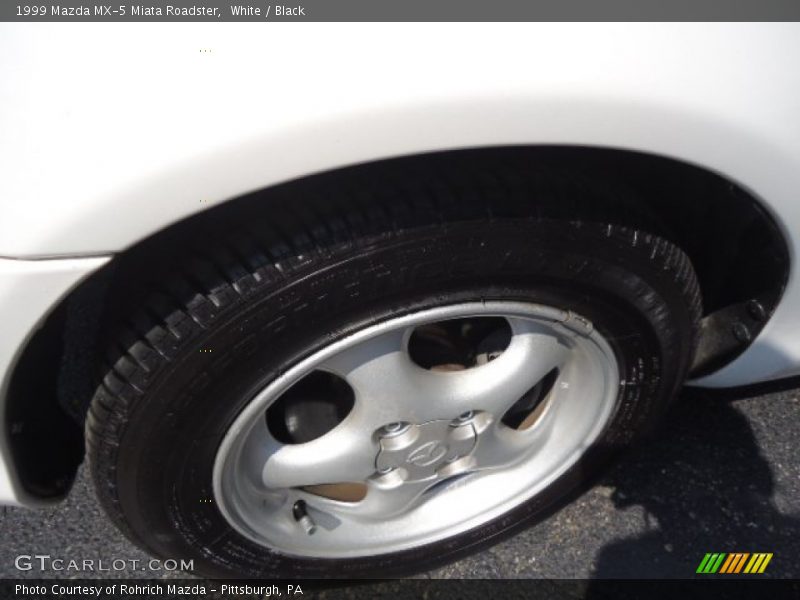 White / Black 1999 Mazda MX-5 Miata Roadster