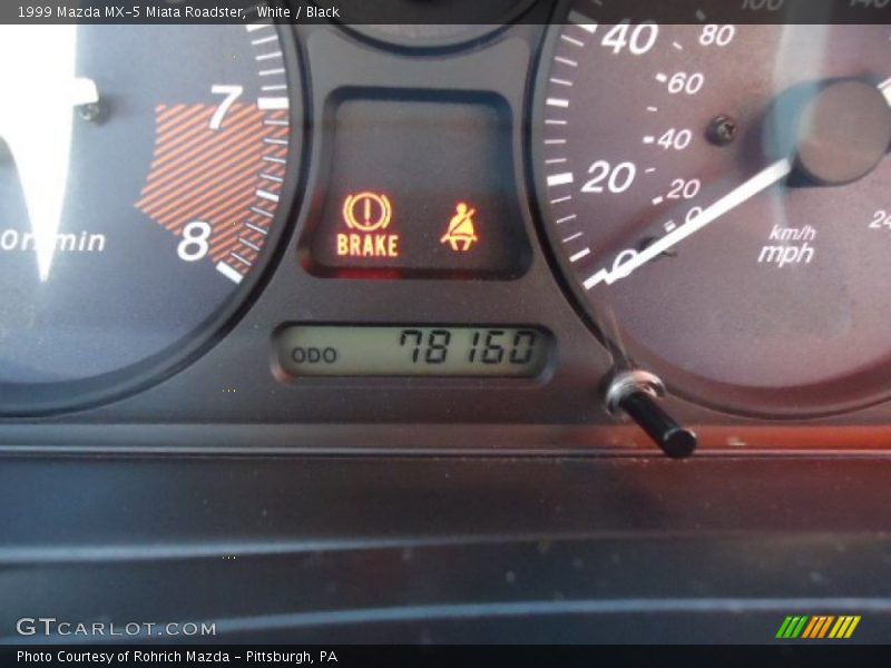 White / Black 1999 Mazda MX-5 Miata Roadster