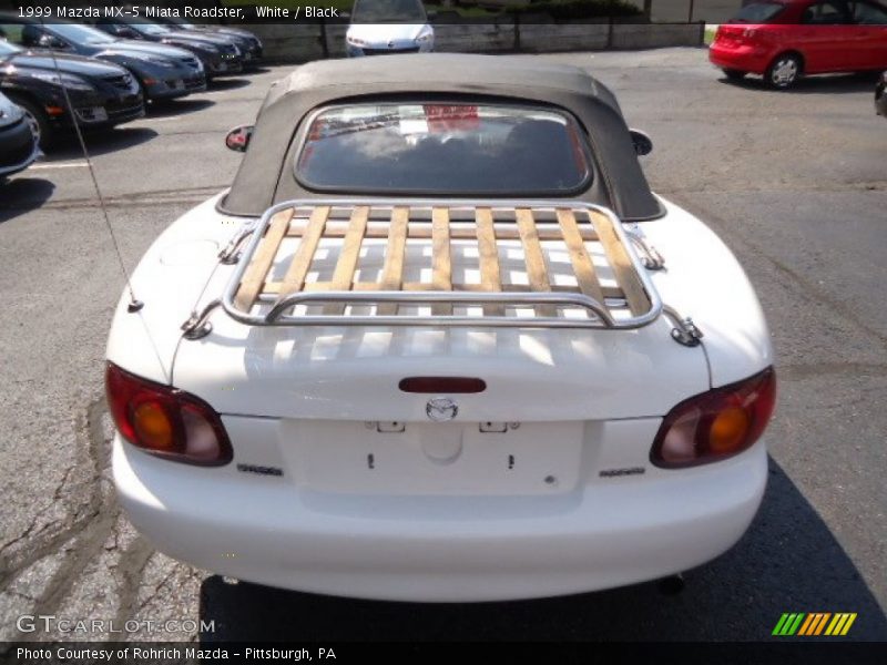 White / Black 1999 Mazda MX-5 Miata Roadster