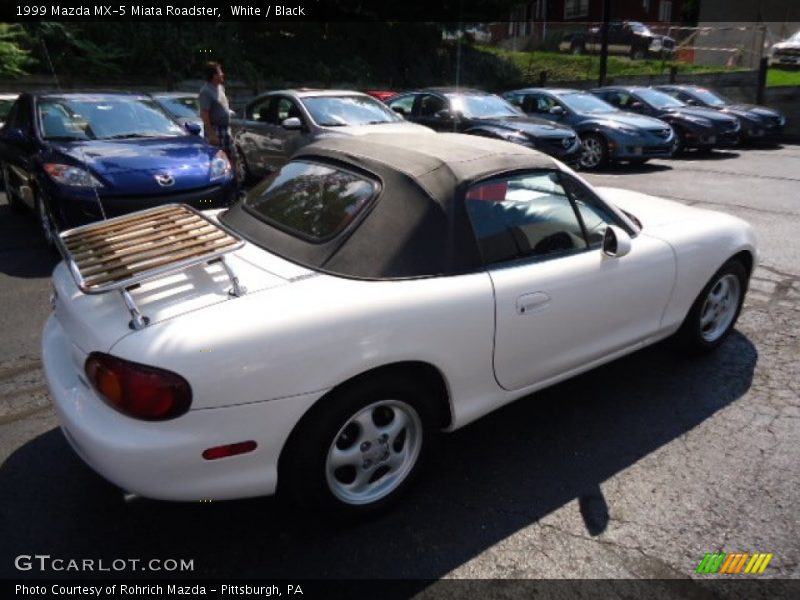 White / Black 1999 Mazda MX-5 Miata Roadster