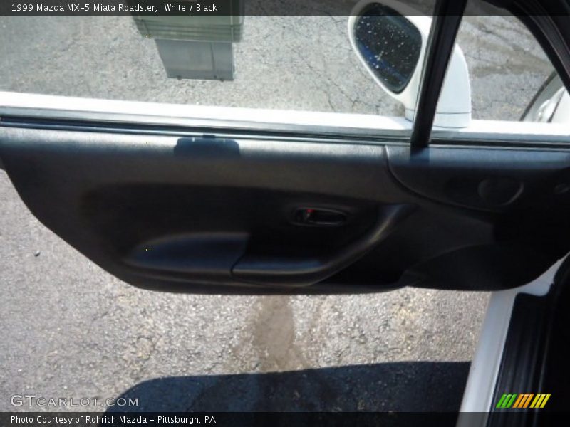 White / Black 1999 Mazda MX-5 Miata Roadster