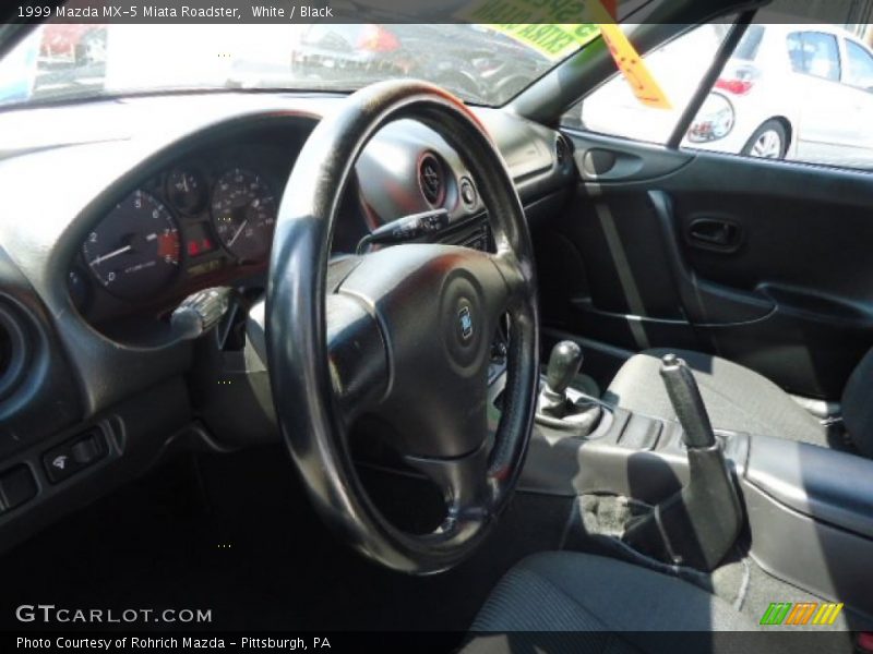 White / Black 1999 Mazda MX-5 Miata Roadster
