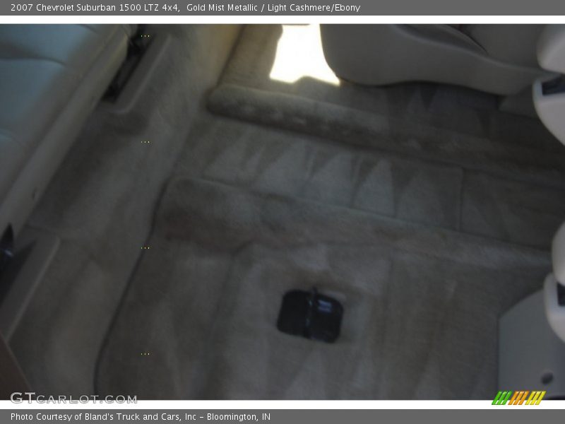 Gold Mist Metallic / Light Cashmere/Ebony 2007 Chevrolet Suburban 1500 LTZ 4x4