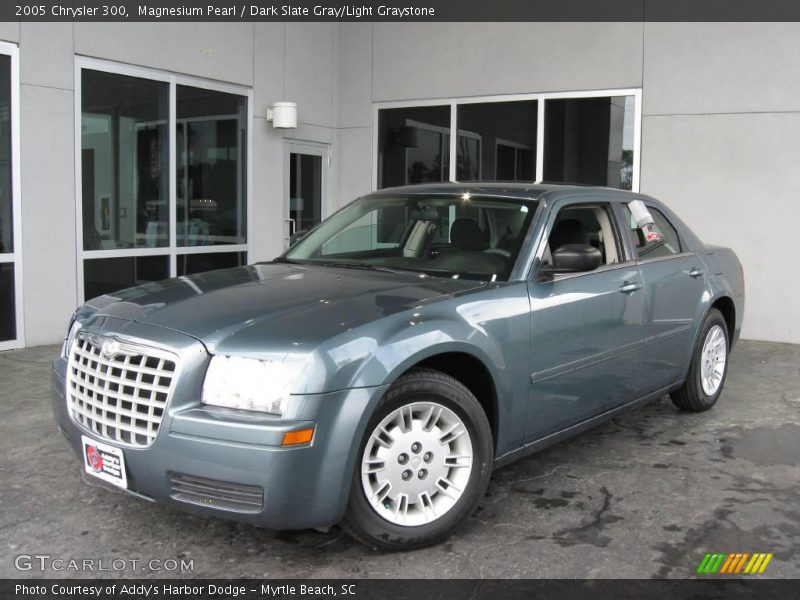 Magnesium Pearl / Dark Slate Gray/Light Graystone 2005 Chrysler 300