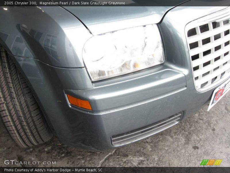 Magnesium Pearl / Dark Slate Gray/Light Graystone 2005 Chrysler 300