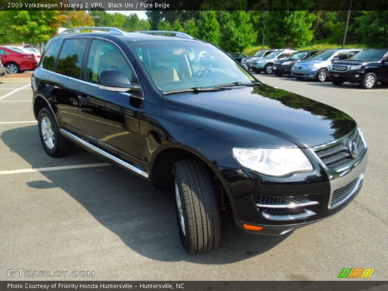 Black Uni / Pure Beige 2009 Volkswagen Touareg 2 VR6