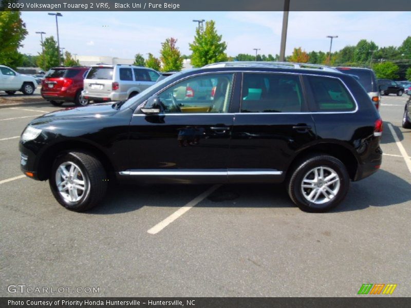 Black Uni / Pure Beige 2009 Volkswagen Touareg 2 VR6