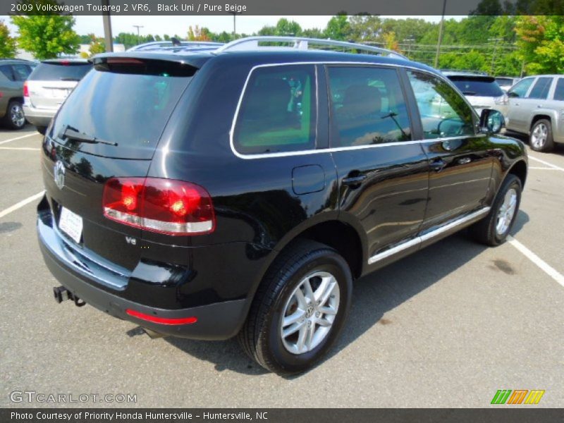 Black Uni / Pure Beige 2009 Volkswagen Touareg 2 VR6