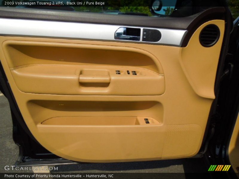 Black Uni / Pure Beige 2009 Volkswagen Touareg 2 VR6