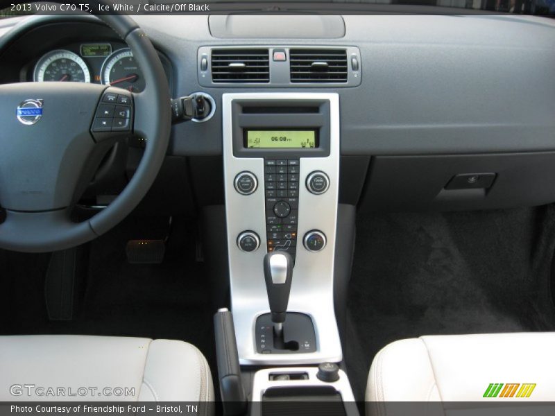 Dashboard of 2013 C70 T5