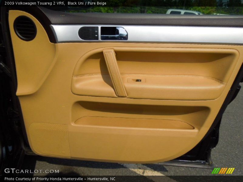 Black Uni / Pure Beige 2009 Volkswagen Touareg 2 VR6